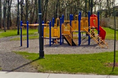 playstructure in park